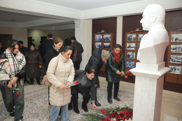 Müasir Azərbaycan dövlətinin memarı və qurucusu, xalqımızın Ümummilli Lideri Heydər Əliyevin vəfatının 22-ci ildönümü Kəlbəcər rayonunda hörmət və ehtiramla anılıb.