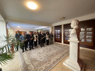 Kəlbəcər rayon İcra Hakimiyyətinin inzibati binasında “23 iyun-Dövlət Qulluqçularının Peşə Bayramı Günü” qeyd edilib.