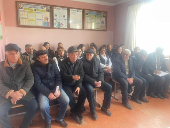 Kəlbəcər rayon İcra Hakimiyyətinin başçısı Azər Qocayev Abşeron rayonu, Masazır qəsəbəsində müvəqqəti fəaliyyət göstərən Kəlbəcər rayon 56 nömrəli tam orta məktəbin inzibati  binasında həmin ərazidə yaşayan vətəndaşlar üçün  qəbul keçirib.