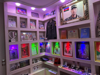 Kəlbəcər Rayon İcra Hakimiyyətinin başçısı Azər Qocayev 9 May – Faşizm üzərində Qələbə Günü ərəfəsində  şəhid Abdullayev Həsən Aydın oğlunun ailəsini ziyarət edib.