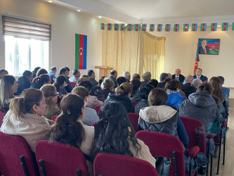 Kəlbəcər rayon İcra Hakimiyyətinin başçısı Azər Qocayev Sumqayıt şəhərində müvəqqəti fəaliyyət göstərən Qubadlı rayon Çaytumas tam orta məktəbin inzibati  binasında həmin ərazidə yaşayan vətəndaşlar üçün səyyar-görüş qəbulunu keçirib.