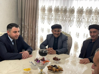 Kəlbəcər rayon İcra Hakimiyyətinin başçısı Azər Qocayev şəhid Musayev Vüsal Eldar oğlunun ailəsini ziyarət edib.