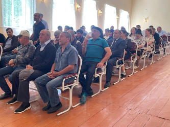 Kəlbəcər rayon İcra Hakimiyyətinin başçısı Azər Qocayev Göygöl rayonu, Çaykənd kəndində yaşayan vətəndaşlar üçün  qəbul keçirib.