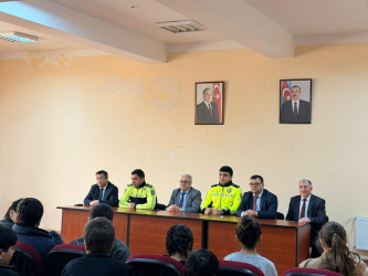 “Yol hərəkəti qaydalarına əməl etmək sizin sağlamığınızı və həyatınızı qoruyur”  mövzusunda maarifləndirici  tədbir keçirilib.