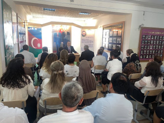 Kəlbəcər rayon İcra Hakimiyyətinin başçısı Azər Qocayev Abşeron rayonu, Masazır kəndi,  7 nömrəli tam orta məktəbin inzibati binasında həmin ərazidə yaşayan vətəndaşlar üçün qəbul keçirib.