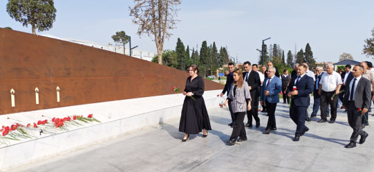27 Sentyabr – Anım Günü ilə əlaqədar Gəncə Memorial Kompleksi ziyarət edilib