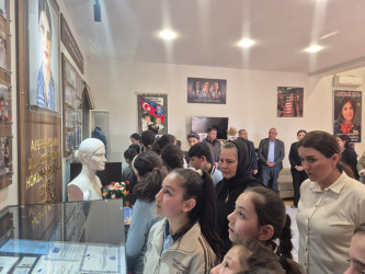 Milli Qəhrəman Hökümə Əliyevanın ailəsi ziyarət edilib.