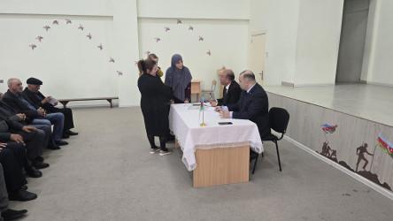 Kəlbəcər rayon İcra Hakimiyyətinin başçısı Azər Qocayev Bakı şəhəri, Qaradağ rayonu, Qobu Park-2 köçkün qəsəbəsində yaşayan vətəndaşlar üçün səyyar-görüş qəbulunu keçirib.