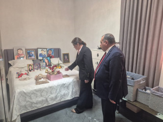 Milli Qəhrəman Hökümə Əliyevanın ailəsi ziyarət edilib.