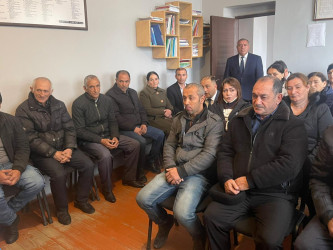 Kəlbəcər rayon İcra Hakimiyyətinin başçısı Azər Qocayev Yevlax şəhəri Kəlbəcər rayon 78 nömrəli tam orta məktəbin inzibati  binasında həmin ərazidə yaşayan vətəndaşlar üçün səyyar-görüş qəbulunu keçirib.