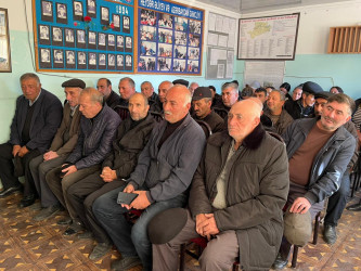 Kəlbəcər rayon İcra Hakimiyyətinin başçısı Azər Qocayev Göygöl rayonu Üçtəpə kəndində və ətraf ərazilərdə yaşayan vətəndaşlar üçün qəbul keçirib.