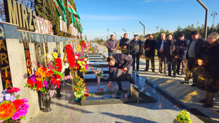Şəhid Hüseynov Mirzə Xəlifə oğlunun ildönümündə məzarı ziyarət edilib.