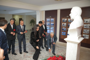 Müasir Azərbaycan dövlətinin memarı və qurucusu, xalqımızın Ümummilli Lideri Heydər Əliyevin vəfatının 22-ci ildönümü Kəlbəcər rayonunda hörmət və ehtiramla anılıb.