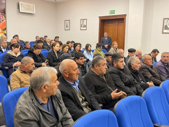 Kəlbəcər rayon İcra Hakimiyyətinin başçısı Azər Qocayev İsmayıllı şəhərində fəaliyyət göstərən Uşaq və Gənclər kitabxanasının inzibati  binasında həmin ərazidə yaşayan vətəndaşlar üçün səyyar-görüş qəbulunu keçirib.