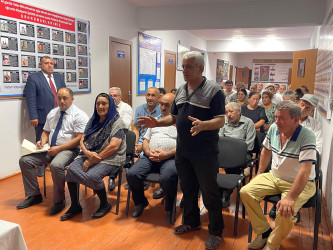 Kəlbəcər rayon İcra Hakimiyyətinin başçısı Azər Qocayev Ağdam rayon, Dördyol-1 köçkün qəsəbəsi, Kəlbəcər rayon 128 saylı tam orta məktəbin inzibati binasında həmin ərazidə yaşayan vətəndaşlar üçün səyyar-görüş qəbulunu keçirib.