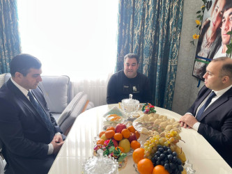 Kəlbəcər rayon İcra Hakimiyyətinin başçısı Azər Qocayev şəhid Həsənli Zərimxan Rafiq oğlunun ailəsini ziyarət edib.