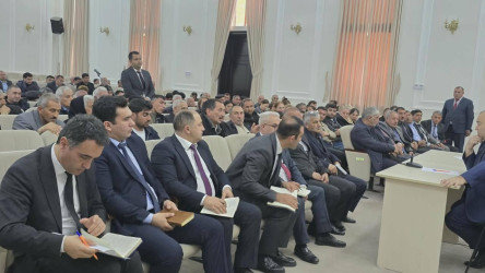 Kəlbəcər rayon İcra Hakimiyyətinin başçısı Azər Qocayev, YAP Kəlbəcər rayon təşkilatının sədri Həbib Misirov Bərdə şəhəri,Bərdə Regional Mədəniyyət İdarəsinin inzibati binasında həmin ərazidə yaşayan vətəndaşlar üçün səyyar-görüş qəbulunu keçirib.