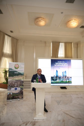 “Şəhərsalma və Memarlıq İli” çərçivəsində, İşğaldan azad olunmuş Kəlbəcər rayonunda innovativ yanaşmaların tətbiqi ilə genişmiqyaslı bərpa-quruculuq işləri, milli-mənəvi  kimliyimizin qorunması və tanıdılması mövzusunda tədbir keçirilib.