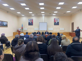 Kəlbəcər rayon İcra Hakimiyyətinin başçısı Azər Qocayev Sabunçu rayonu, Kürdəxanı qəsəbəsi ərazisində yerləşən  Kəlbəcər rayon 6 nömrəli körpələr evi-uşaq bağçasının inzibati  binasında həmin ərazidə yaşayan vətəndaşlar üçün səyyar-görüş qəbulunu keçirib.