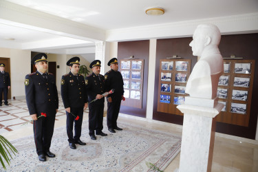 Ümummilli Lider Heydər Əliyevin anadan olmasının 103-cü ildönümünə həsr olunmuş “Zamanın fövqündə dayanan əbədiyaşar lider” mövzusunda tədbir keçirilib.