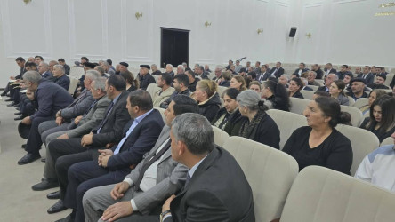 Kəlbəcər rayon İcra Hakimiyyətinin başçısı Azər Qocayev, YAP Kəlbəcər rayon təşkilatının sədri Həbib Misirov Bərdə şəhəri,Bərdə Regional Mədəniyyət İdarəsinin inzibati binasında həmin ərazidə yaşayan vətəndaşlar üçün səyyar-görüş qəbulunu keçirib.