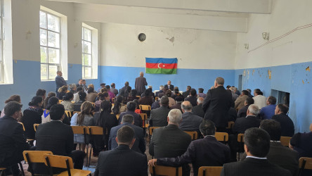 Kəlbəcər rayon İcra Hakimiyyətinin başçısı Azər Qocayev Şəmkir şəhəri, Texniki Peşə Məktəbi, Xeyir-şər yerinin binasında həmin ərazidə yaşayan vətəndaşlar üçün səyyar-görüş qəbulunu keçirib.