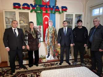 Kəlbəcər rayon İcra Hakimiyyətinin başçısı Azər Qocayev, Kəlbəcər rayon Prokuroru İlkin İsmayılov şəhid Rəhimli Bəxtiyar Nəsimi oğlunun ailəsini ziyarət edib