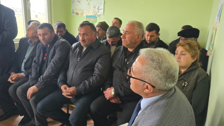 Kəlbəcər rayon İcra Hakimiyyətinin başçısı Azər Qocayev, Kəlbəcər rayon Prokuroru İlkin İsmayılov Salyan rayonu, Qırxçıraq kəndi, Qırxçıraq kənd ümumi orta məktəbinin Dağüstlü filialında  həmin ərazidə yaşayan vətəndaşlar üçün səyyar-görüş qəbulunu keçirib.