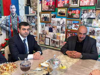 Kəlbəcər rayon İcra Hakimiyyətinin başçısı Azər Qocayev və Kəlbəcər rayon Prokuroru İlkin İsmayılov şəhid Məmmədov Elşən Dağıstan oğlunun ailəsini ziyarət edib.