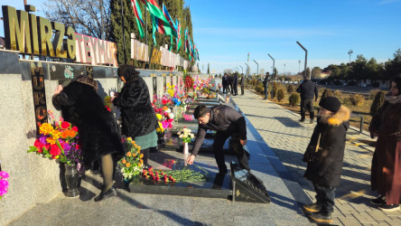 Şəhid Hüseynov Mirzə Xəlifə oğlunun ildönümündə məzarı ziyarət edilib.