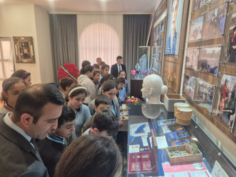 Milli Qəhrəman Hökümə Əliyevanın ailəsi ziyarət edilib.