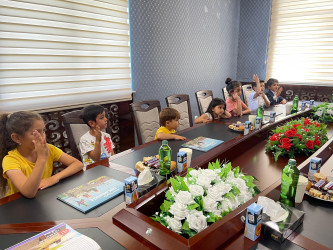 Kəlbəcər rayon İcra Hakimiyyətinin başçısı Azər Qocayev “1 iyun-Uşaqların Beynəlxalq Müdafiəsi Günü”nü şəhid  və qazi övladları ilə birgə qeyd edib.