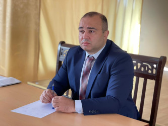 Kəlbəcər rayon İcra Hakimiyyətinin başçısı Azər Qocayev Sumqayıt şəhərində müvəqqəti fəaliyyət göstərən Qubadlı rayon Çaytumas tam orta məktəbin inzibati  binasında həmin ərazidə yaşayan vətəndaşlar üçün səyyar-görüş qəbulunu keçirib.