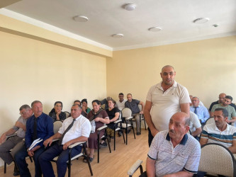 Kəlbəcər Rayon İcra Hakimiyyətinin başçısı Azər Qocayev  Kürdəmir rayonunda Qaçqınların və  Məcburi Köçkünlərin İşləri üzrə Dövlət Komitəsinin Mənzil İstismar Departamentinin Kürdəmir, Ucar və Göyçay rayonları üzrə Mənzil Kommunal İstismar Sahəsinin  inzibati binasında həmin ərazidə yaşayan sakinlərlə səyyar  görüş  qəbulu  keçirib.