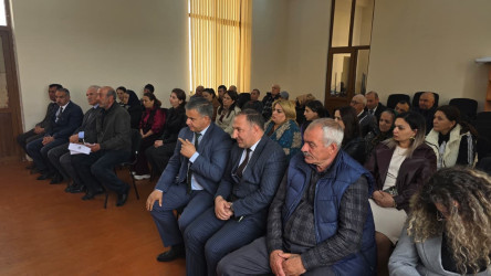 Kəlbəcər rayon İcra Hakimiyyətinin başçısı Azər Qocayev, Kəlbəcər rayon Prokuroru İlkin İsmayılov Zaqatala şəhəri,Məcburi köçkün qəsəbəsi, Mədəniyyət evinin inzibati binasında həmin ərazidə yaşayan vətəndaşlar üçün səyyar-görüş qəbulunu keçirib.