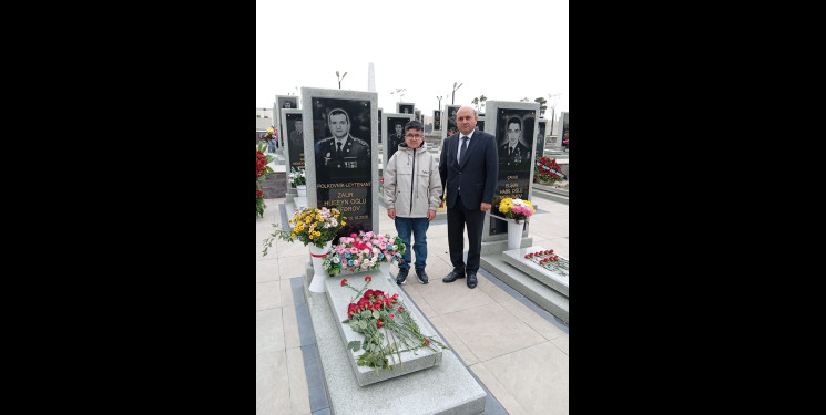 Şəhid polkovnik-leytenant Cəfərov Zaur Hüseyn  oğlunun ailəsi və məzarı ziyarət edilib.