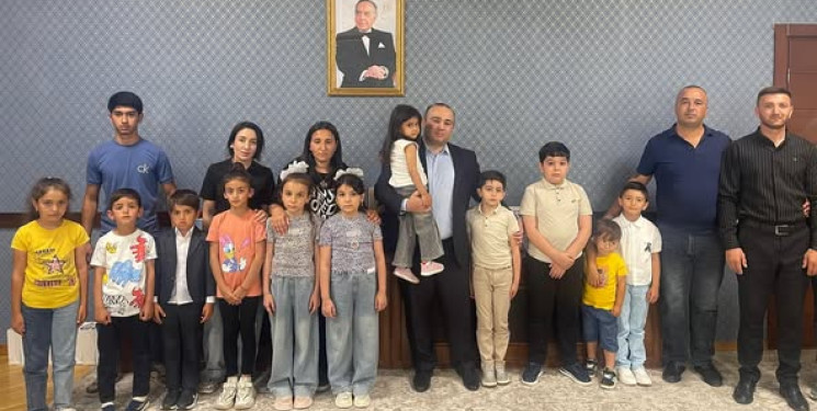 Kəlbəcər rayon İcra Hakimiyyətinin başçısı Azər Qocayev “1 iyun-Uşaqların Beynəlxalq Müdafiəsi Günü”nü şəhid  və qazi övladları ilə birgə qeyd edib.