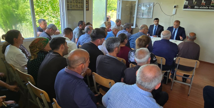 Kəlbəcər rayon İcra Hakimiyyətinin başçısı Azər Qocayev, Kəlbəcər rayon Prokuroru İlkin İsmayılov Oğuz rayonu, Calud-1 qəsəbəsi, Kəlbəcər rayon 95 nömrəli tam orta məktəbin  inzibati binasında  həmin ərazidə yaşayan vətəndaşlar üçün səyyar-görüş qəbulunu keçirib.