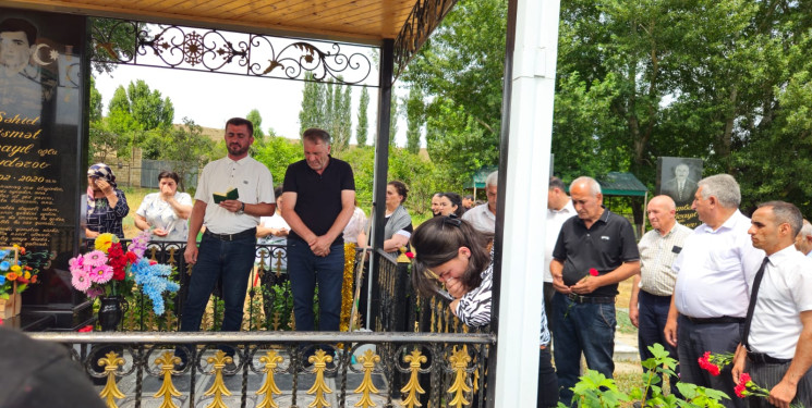 Şəhid Heydərov Qismət İsmayıl oğlunun məzarı və ailəsi ziyarət edilib.