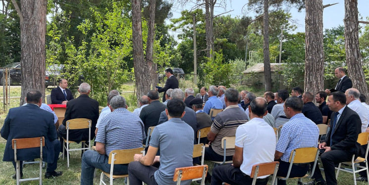 Kəlbəcər rayon İcra Hakimiyyətinin başçısı Azər Qocayev Ağdaş rayonu, Yenikənd kəndi, Yenikənd kənd tam orta məktəbinin  inzibati binasında həmin ərazidə yaşayan vətəndaşlar üçün səyyar-görüş qəbulunu keçirib.