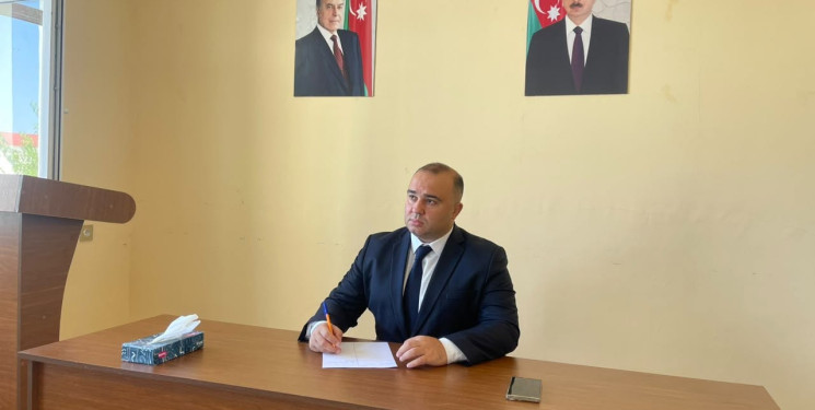 Kəlbəcər Rayon İcra Hakimiyyətinin başçısı Azər Qocayev  Kürdəmir rayonunda Qaçqınların və  Məcburi Köçkünlərin İşləri üzrə Dövlət Komitəsinin Mənzil İstismar Departamentinin Kürdəmir, Ucar və Göyçay rayonları üzrə Mənzil Kommunal İstismar Sahəsinin  inzibati binasında həmin ərazidə yaşayan sakinlərlə səyyar  görüş  qəbulu  keçirib.