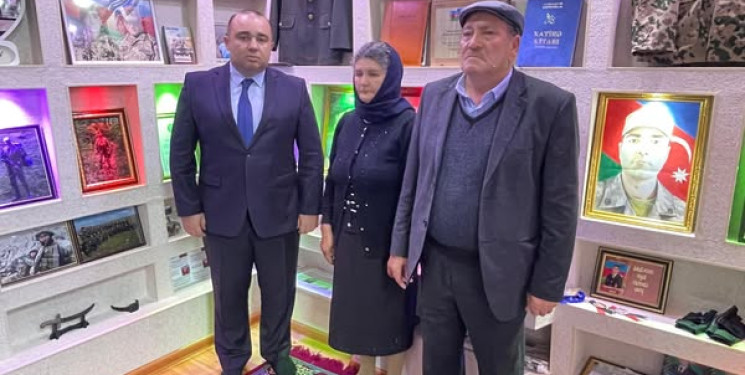 Kəlbəcər Rayon İcra Hakimiyyətinin başçısı Azər Qocayev 9 May – Faşizm üzərində Qələbə Günü ərəfəsində  şəhid Abdullayev Həsən Aydın oğlunun ailəsini ziyarət edib.