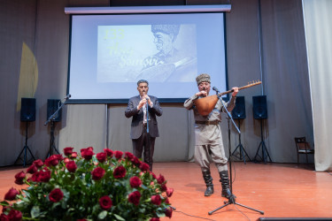 Aşıq Şəmşirin anadan olmasının 133 illiyinə həsr olunmuş  “Dədə öyüdlərinin söz işığında” adlı tədbir keçirilib.