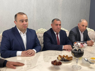 Kəlbəcər rayon İcra Hakimiyyətinin başçısı Azər Qocayev şəhid Musayev Vüsal Eldar oğlunun ailəsini ziyarət edib.