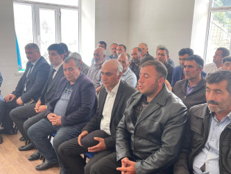 Kəlbəcər rayon İcra Hakimiyyətinin başçısı Azər Qocayev Daşkəsən rayonu, Zəylik kəndi, Zəylik kənd Mədəniyyət evinin binasında həmin ərazidə yaşayan vətəndaşlar üçün səyyar-görüş qəbulunu keçirib.