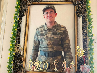 Kəlbəcər rayon İcra Hakimiyyətinin başçısı Azər Qocayev, Kəlbəcər rayon Prokuroru İlkin İsmayılov şəhid Rəhimli Bəxtiyar Nəsimi oğlunun ailəsini ziyarət edib