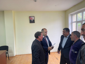 Kəlbəcər rayon İcra Hakimiyyətinin başçısı Azər Qocayev,Kəlbəcər rayon Prokuroru İlkin İsmayılov Daşkəsən rayonu, Quşçu kəndi, Quşçu kənd tam orta məktəbin inzibati binasında səyyar-görüş qəbulunu keçirib