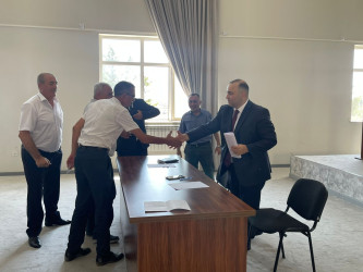 Kəlbəcər rayon İcra Hakimiyyətinin başçısı Azər Qocayev Abşeron rayonu, Mehdiabad qəsəbəsi, Kəlbəcər rayon 13 nömrəlitam orta məktəbin inzibati binasında həmin ərazidə yaşayan vətəndaşlar üçün səyyar-görüş qəbulunu keçirib.