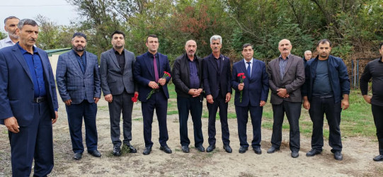 Şəhid Məmmədov Elşən Dağıstan oğlunun ailəsi və məzarı ziyarət edilib