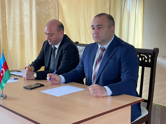 Kəlbəcər rayon İcra Hakimiyyətinin başçısı Azər Qocayev Sumqayıt şəhərində müvəqqəti fəaliyyət göstərən Qubadlı rayon Çaytumas tam orta məktəbin inzibati  binasında həmin ərazidə yaşayan vətəndaşlar üçün səyyar-görüş qəbulunu keçirib.